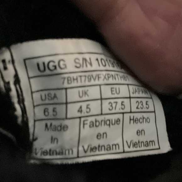 UGG Naiyah Black Suede Boot Size 6.5 EUC - Picture 8 of 8